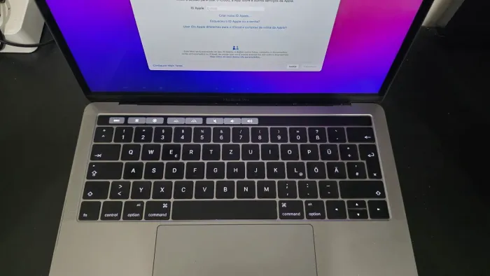 Macbook Pro (2016) A1706 Intel 8gb De Ram, Versão Alemã!