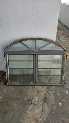 Janela de ferro 