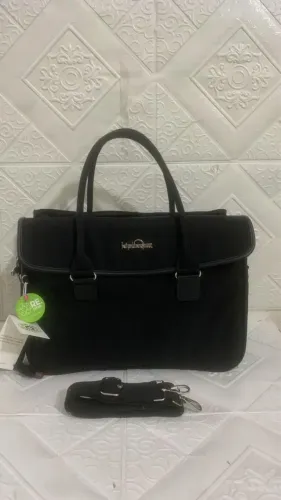 Bolsas espaçosas e confortáveis para estudo e trabalho!