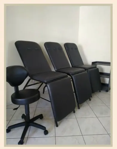 Maca + cadeira de rodinhas para procedimento 