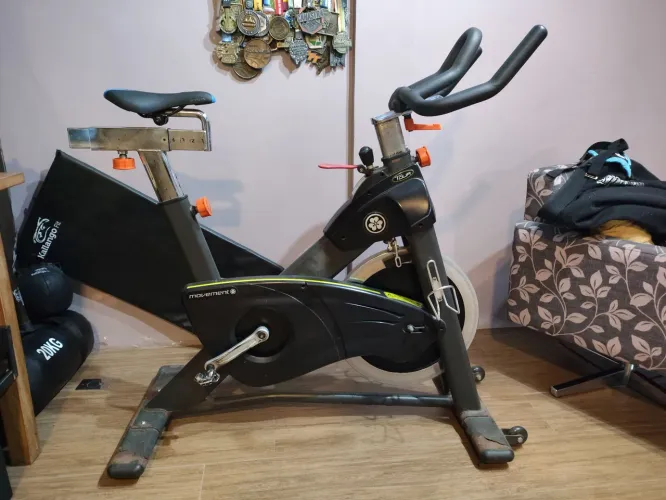 Bike Spinning Movement
