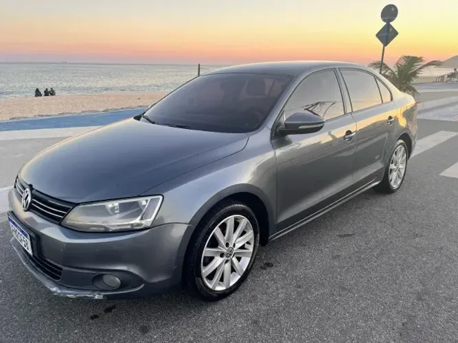 Volkswagen Jetta Comfortline 2.0 T.flex 8V 4P Tipt. 2013