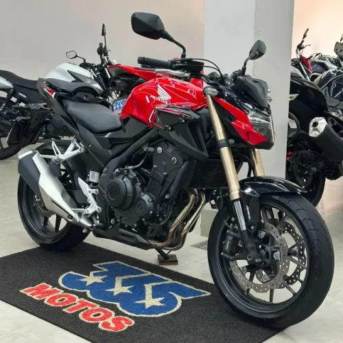 HONDA CB 500F 2024, em excelente estado de conservação.