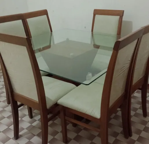 Mesa de vidro com 06 cadeiras