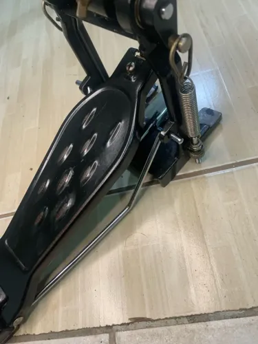Pedal Simples para Bateria Premium - Usado (Em Bom Estado / Ótimo Custo-Benefício)