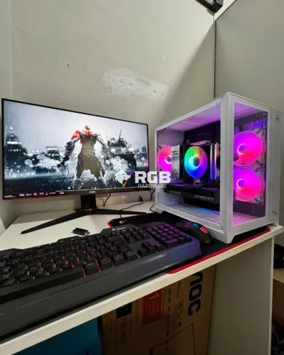 PC Gamer Ryzen 7 5700X RTX 4060 Ti 32GB RAM 1TB NVMe B450 Aquário White Vidro