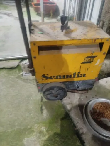 Máquina de solda skandia Esab 325