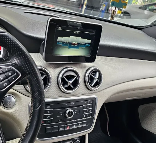 Tela multimídia mercedes benz GLA 200