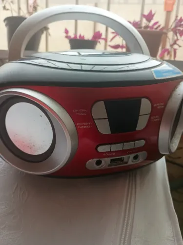 Rádio Portátil USB MP3 FM Estereo MONDIAL