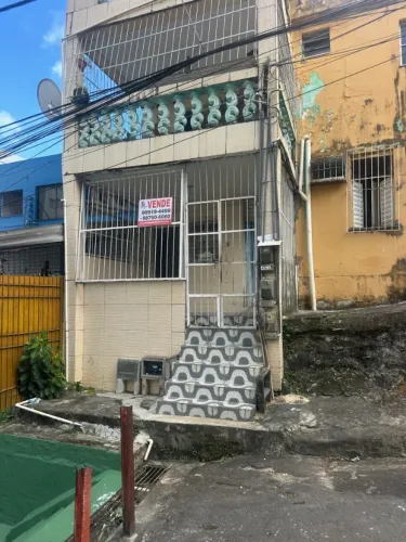 Vendo Ap Barris Politeama Varanda 2/4 Amplo Localizadíssimo R$ 250.000,00 Oportunidade