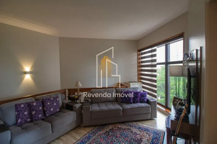 Luxuoso apartamento de 3 quartos com suíte e 3 vagas no Campo Belo! Venha conferir essa jo