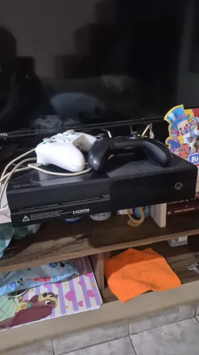 Xbox one 2 controle original gta 5 e Fifa 2025