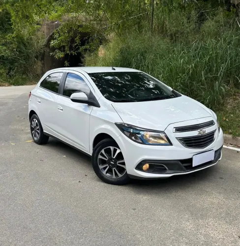 Chevrolet Onix Hatch LTZ 1.4 8V Flex Power Aut. 4P 2014