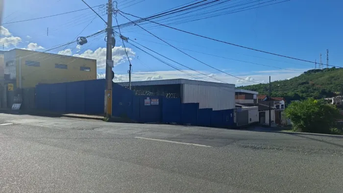 Galpão p Alugar na Rua Bom Sucesso em Divinópolis