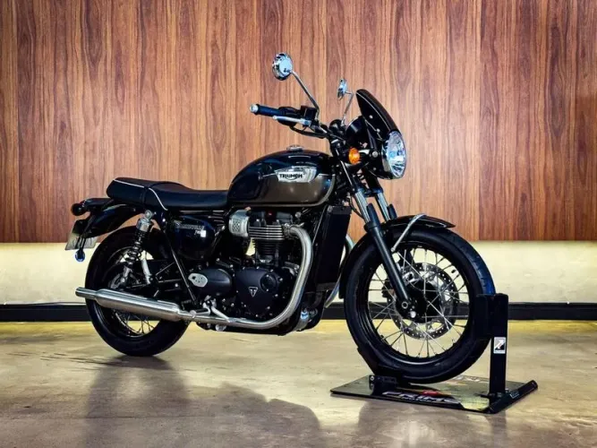 TRIUMPH BONNEVILLE T100 2024