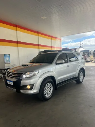 Toyota Hilux SW4 SRV D4-d 4X4 3.0 TDI Dies. AUT 2014