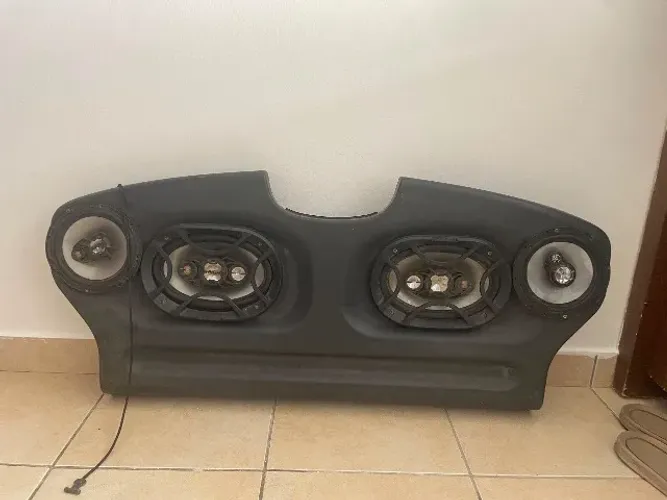 Tampa Mala Celta com 4 auto falantes