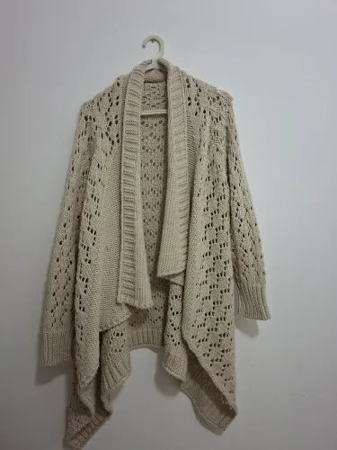 Casaco cardigan tricô bege feito à mão tamanho G