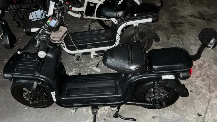 scooter bee modelo u1 bem usada e 60/70% abaixo do valor