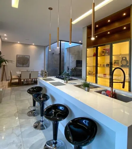 Casa à venda em Pirassununga, Residencial Vila Romana, com 3 quartos, com 210 m²