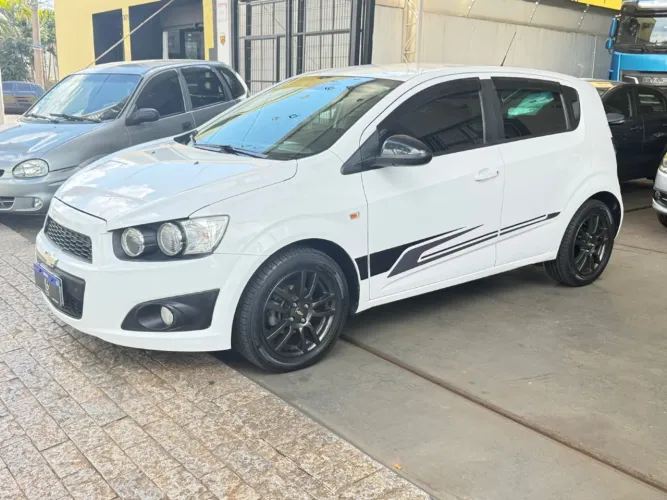 Chevrolet Sonic HB LTZ 1.6 16V Flexpower 5P Aut. 2014