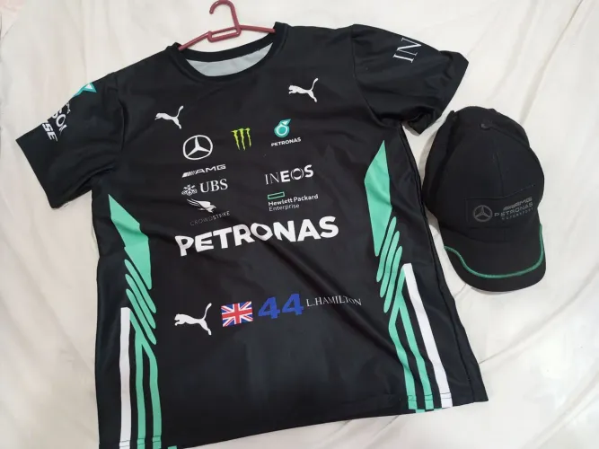 Kit boné e camisa 