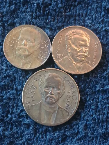 Antigas moedas de 1939.