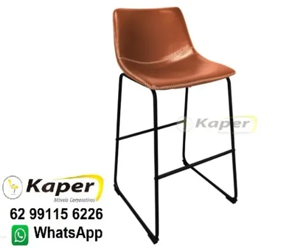 Banqueta estofada base trapezio caramelo ( produto novo )