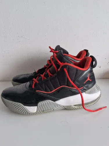 Basqueteira Jordan stay loyal