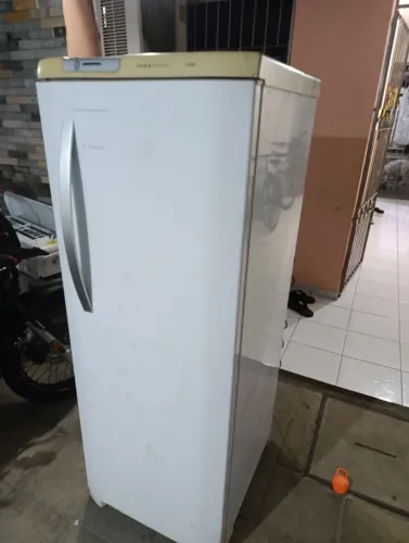 Geladeira Fostfre Electolux RF338