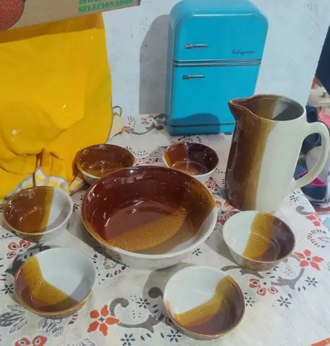 Jogo d sobremesa em porcelana esmaltada com jarra 