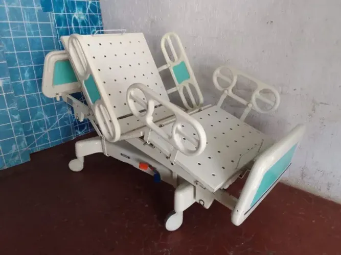 Cama Hospitalar automatizada 08 posições