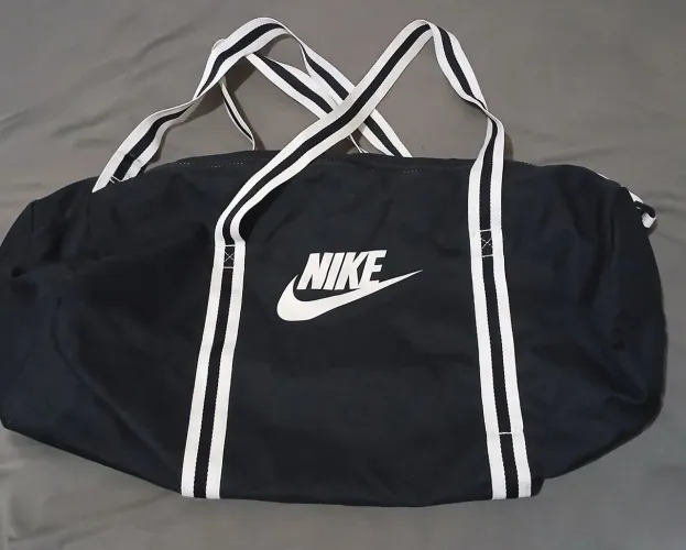 VENDO BOLSA NIKE