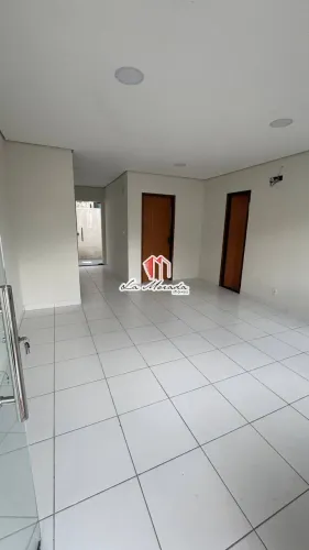 Casa duplex - Parque 10, 90M2, 3Qtos s/ 2 suites, 2 vagas, LOCAÇÃO!