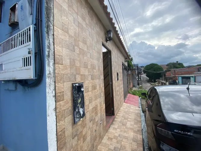 Alugo excelente casa no Bairro Novo Aleixo em Manaus-AM