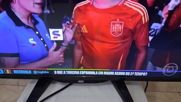 TV AOC 32" + Chromecast Google + Suporte de Parede Completo!