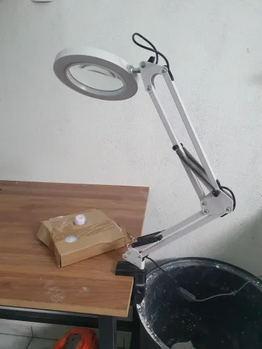 Luminaria led com lupa