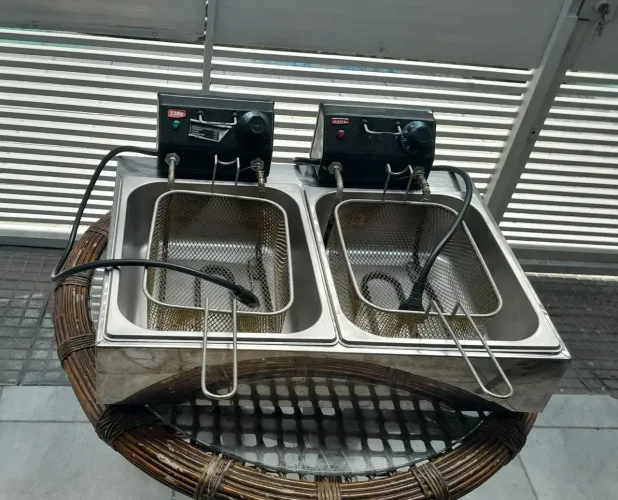Fritadeira Dupla 10 Litros SUPER CONSERVADA!