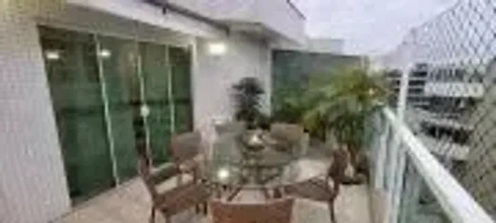 EXCELENTE COBERTURA 4 QUARTOS EM CABO FRIO