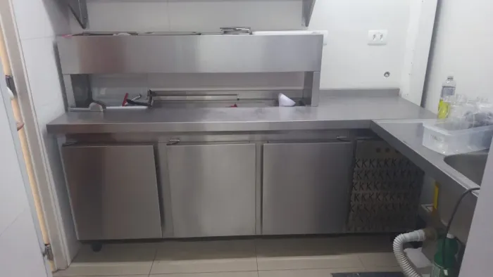 Balcão com condimentadora refrigerado