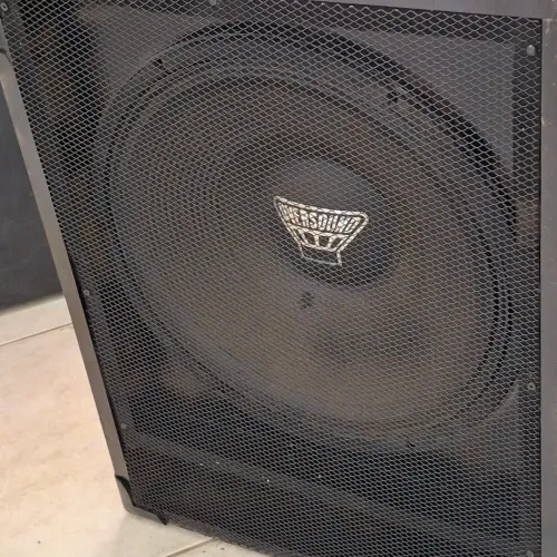 Sub de 15 ativo 600W 