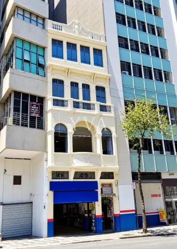 Prédio histórico com 501 m², próximo do metrô São Bento