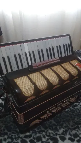 Acordeon  gaita sanfona sonelli 120 baixos