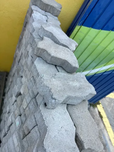 Piso Intertravado de Concreto 23x12x6 cm - Lote com 212 Peças