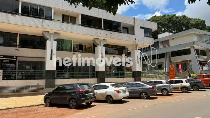 FRENTE ESTACIONAMENTO CONJUNTO COMERCIAL À VENDA / LOCAÇÃO  SCLN 316 BLOCO E  ASA NORTE