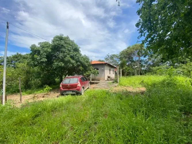 CHÁCARA À VENDA ESTRADA PRODUÇAO- 08 KM DE  KM MONTES CLAROS/MG 