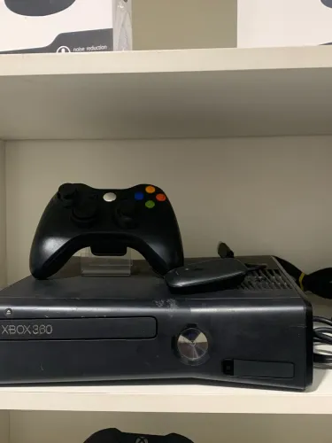 Xbox 360 com 42 jogos