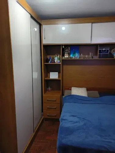 Guarda-roupa em L.