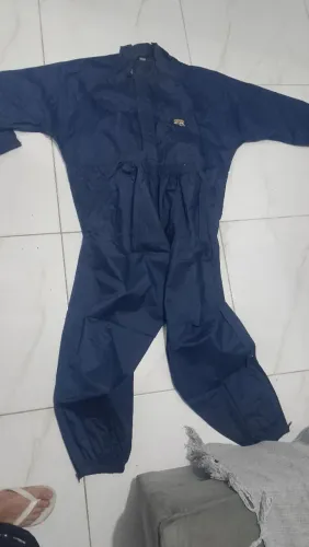 Capa azul da Califórnia TAM GG, poucas vezes usada.