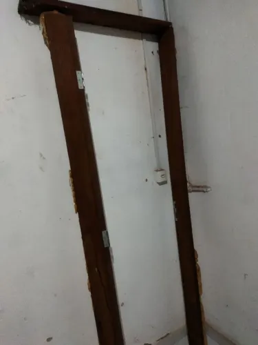 Vende-se essa guarnição de porta